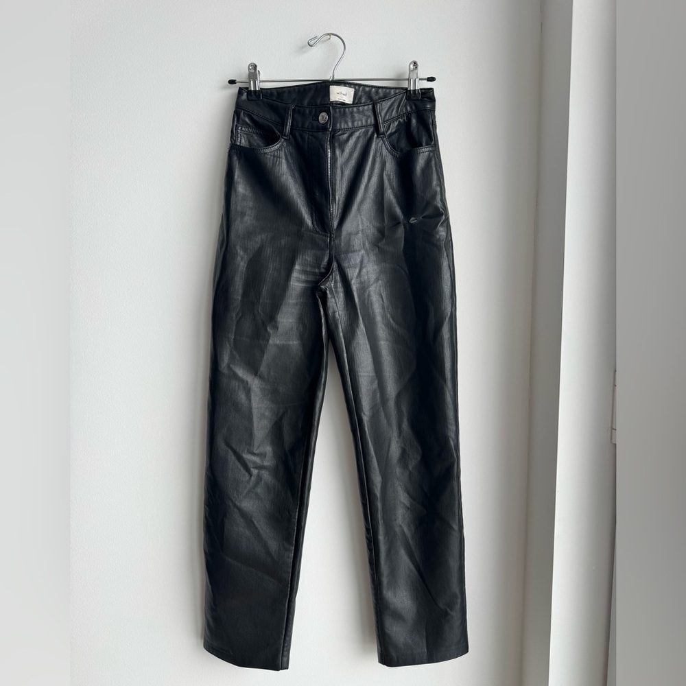 Aritzia melina pants - See Front Damage- Can Be Hidden By A Patch